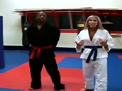 Torrid golden-haired milf is handsome karate lessons and acquires torrid surrounding her dab hand
